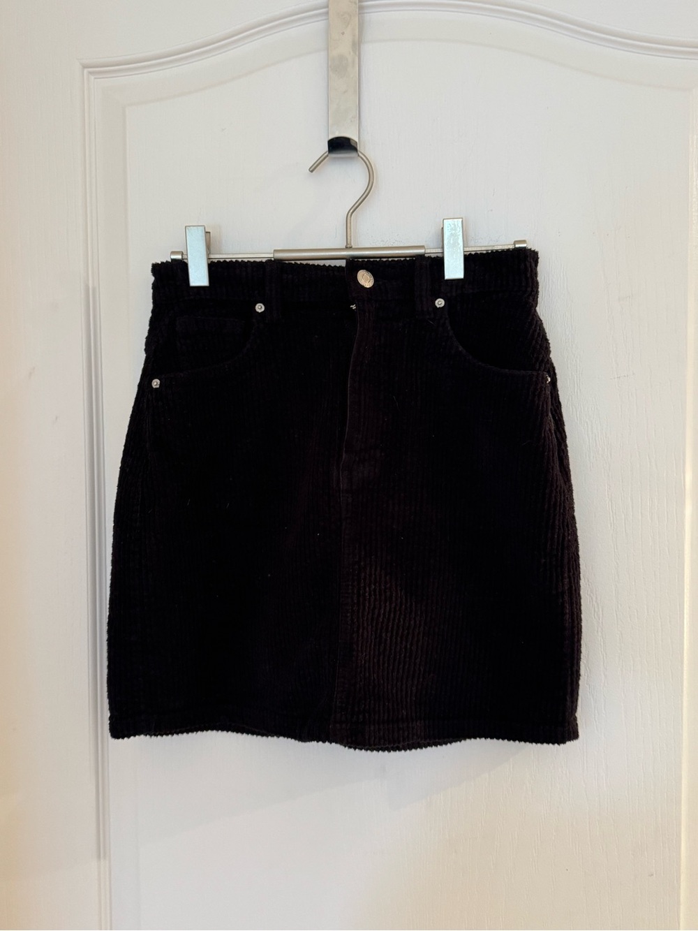 Black Zara Corduroy Mini Skirt - Classic Everyday Style
